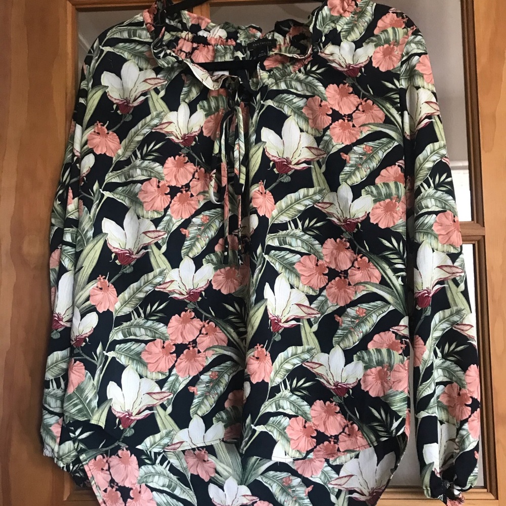 Ladies floral print long sleeve blouse